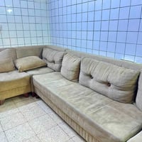 تخم تركي نضيف زاوية مع مخزن داخلي و يصير سرير هم 9 نفرات / متكونه من ز...