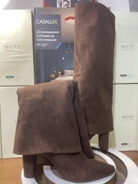 مقاس ٣٩ • توصيل • ملابس