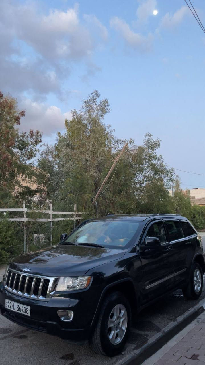 جيب لاريدو 2011 السعر ١٠٩ وبي مجال 
كير محرك تبريد صدر تايرات كله بالشرط 
محرك ٣٦٠٠ كلش مرغوب بدون دوانز 
رقم شمالي جديد سنويه جديده 
بطاقه بنزين بيها 
السياره صبغ عام 
***********
شرط بدون شواصي 
مكان السياره كركوك 
مامتواجد ع الفيس كركوك, العراق

