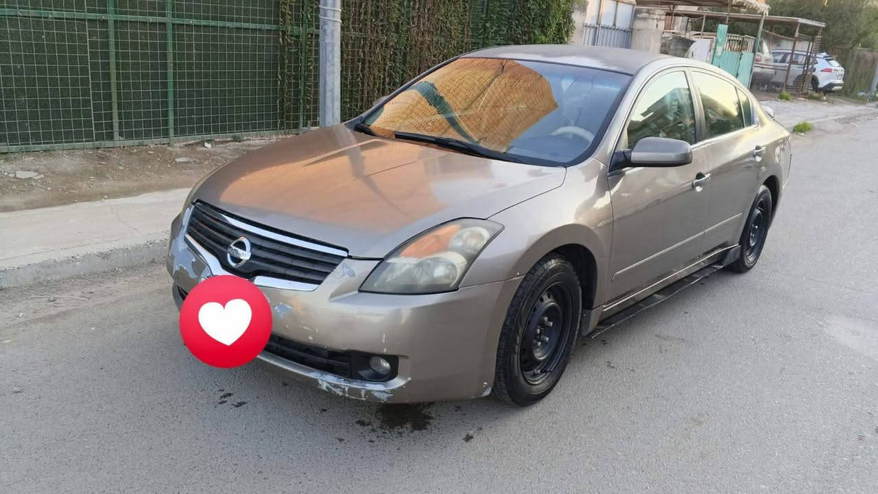 السلام عليكم سياره نيسان التيما للبيع موديل ٢٠٠٩ وارد امريكي بني غير محدد حادثها جاملغ خلفي ايمن السياره بيها مكانات صبغ سياره نضيفه تبريد ثلج تخم تاير جديد باتري جديد سياره نضيفه مابيها نقص السعر ٧٥ ورقه  وبيها مجال للطيبين العنوان بغداد زيونه للاستفسار الاتصال ***********
