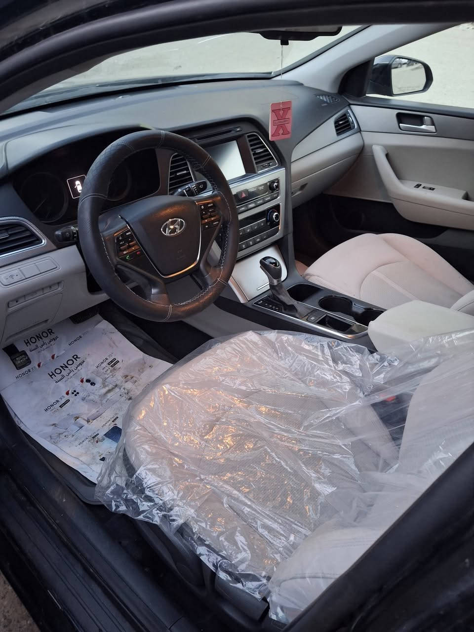 السلام عليكم.. سوناته وارد امركي ٢٠١٦ سياره جاهزة ومابيه نقص حادثه بصيط جاملغ خلفي رقم بغداد مكانه حي البنوك السعر ١١٢ رقم الهاتف ***********
