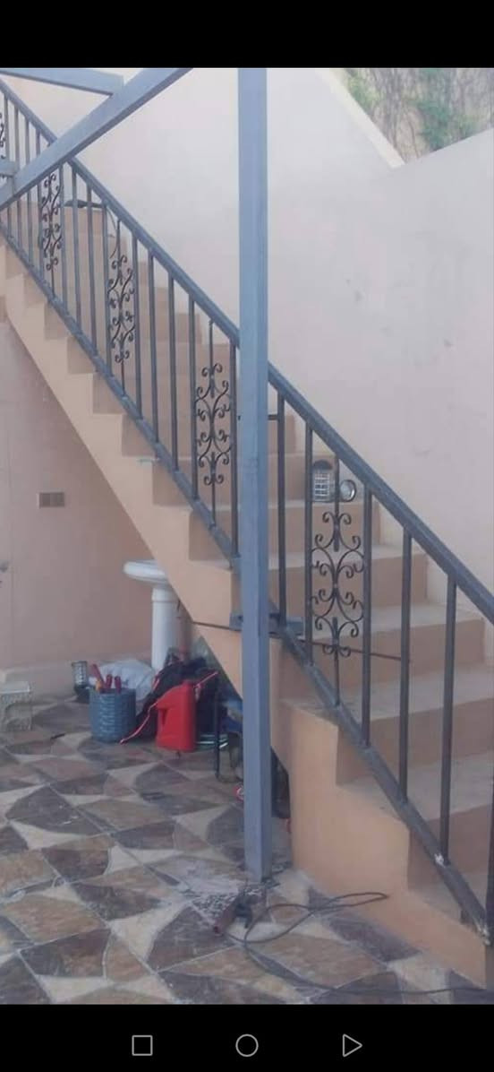 حسين حداد لكافة انواع حداده جملونات ديكورات منازل باب خارجي داخلي مرجوحه للاستفسار خاص او واتساب ***********

