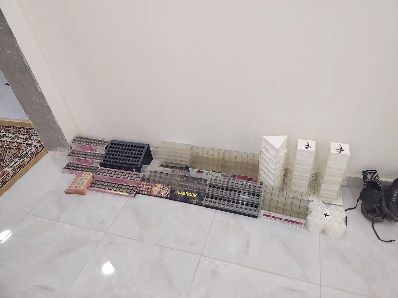 السلام عليكم تصفية مخزن (ملابس نسائيه احذيه عارضات مكياج واكسسوارات واجهزة كهربائيه) بضاعه كاملة لاهل البسطيات والباله
للاستفسار ***********
