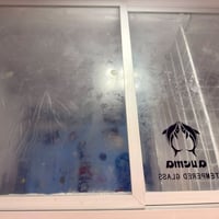 مجمدة ماركة aucma للبيع نظيفة جداً و حجمها ١٠ قدم العرض مالتها ٩٠ سم ا...