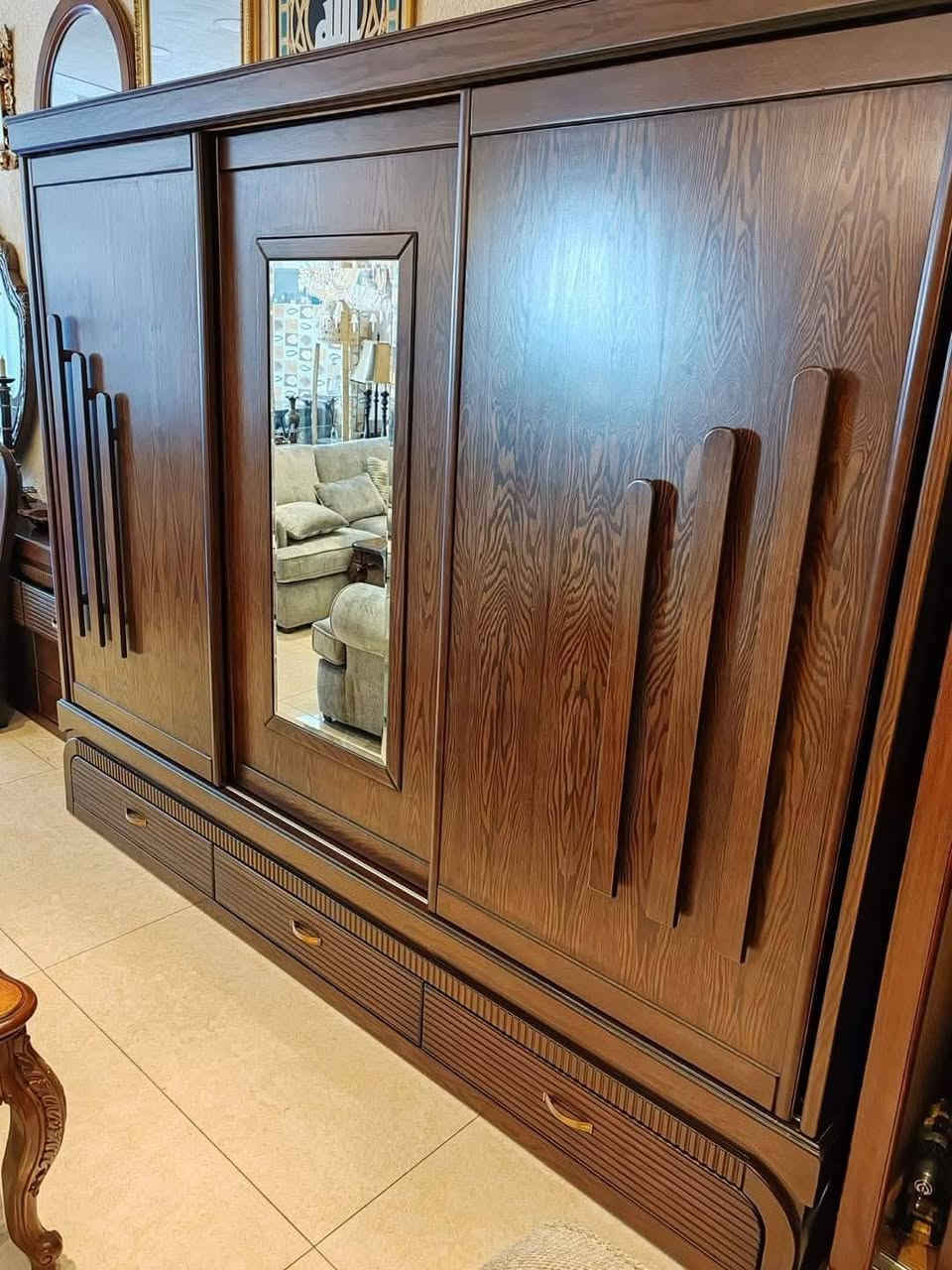 ✨ غرفة نوم ملكي – خشب جوزي طبيعي " سنديان " 
شغل يدوي بإتقان عالي 👌
تفصيل حسب الطلب وبأفضل المواصفات
📐 تنفيذ دقيق + جودة تعيش سنين
📞 للاستفسار خاص أو اتصال ***********
عصام النجار 
#الاثاث_العراقي
#غرف_نوم
#تفصيل_حسب_الطلب
#جودة
#راقي
#صناعة_عراقية
