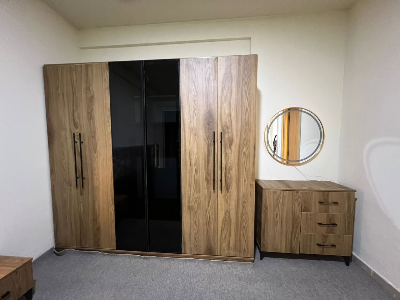 معرض صائب لغرف النوم التركيه واسعار مناسبه العنوان الشرقاط الساحل الايسر مفرق عويجيله 
***********
