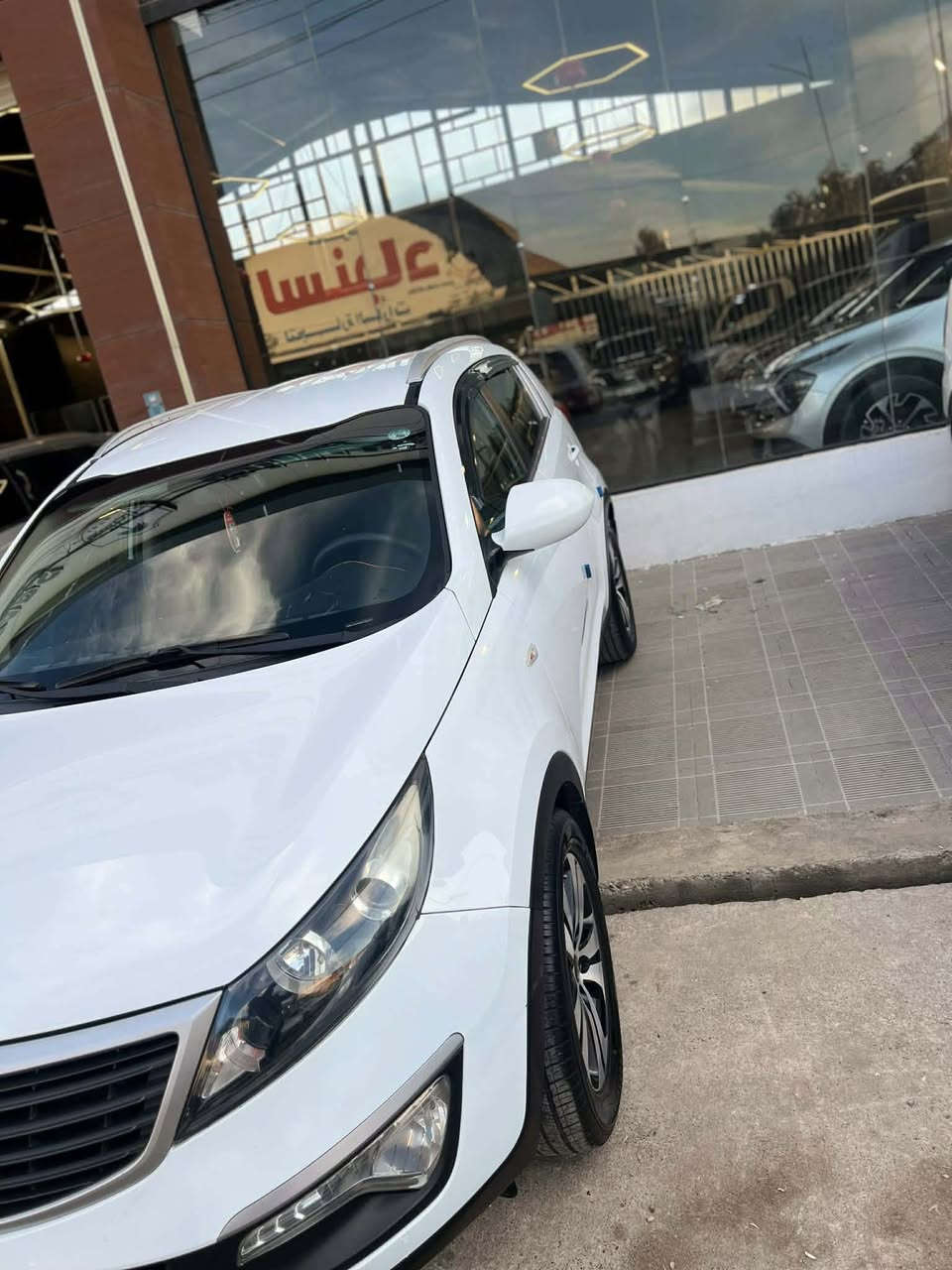 كيا سبورتج خليجي
موديل 2014
مكفولة من صبغ ولاضرر
كير محرك بشرط 
ماشيه 190 
هزة وسنوية منتهيه شرط تحويل 
مواصفات 
محرك 2000 
كير توماتيك +عادي 
شاشة +كامره 
تحكمات ستيرن 
بلوتوث 
جامات كهرب 
داخل اسود 
5ويل كب 
وباقي مواصفات معروفة 
السيارة جاهزه من كل نواحي 
السعر ب155 وبيه مجال 
للاستفسار اتصل على رقم ***********
