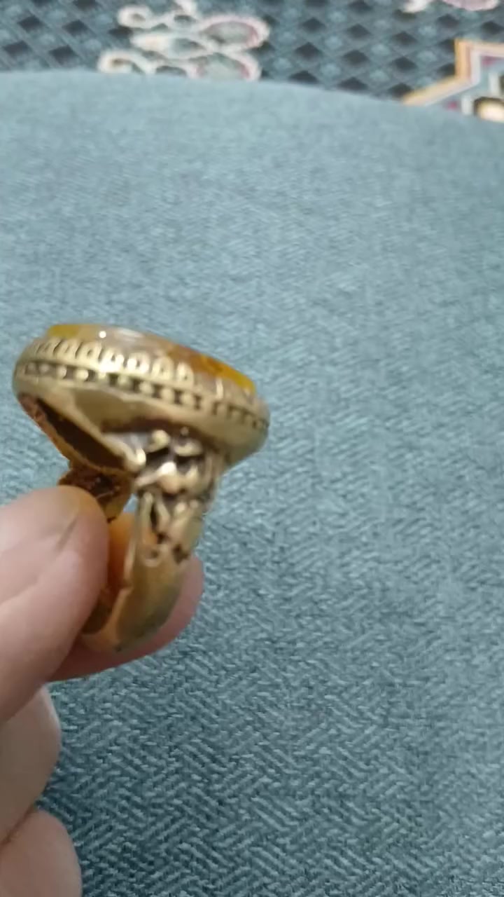 السلام عليكم محابس عدد ٤ بيهن فضه إيراني تركي نحاس مع ساعات عدد ٥ كلهن عاطلات يرادلهن باتري للبيع كلهن بيعه وحده السعر ١٠٠ يوجد توصيل


**إذا كنت صاحب هذا الإعلان وتريد حذفه لأي سبب، رجاءا أرسل رسالة إلى الدعم الفني**