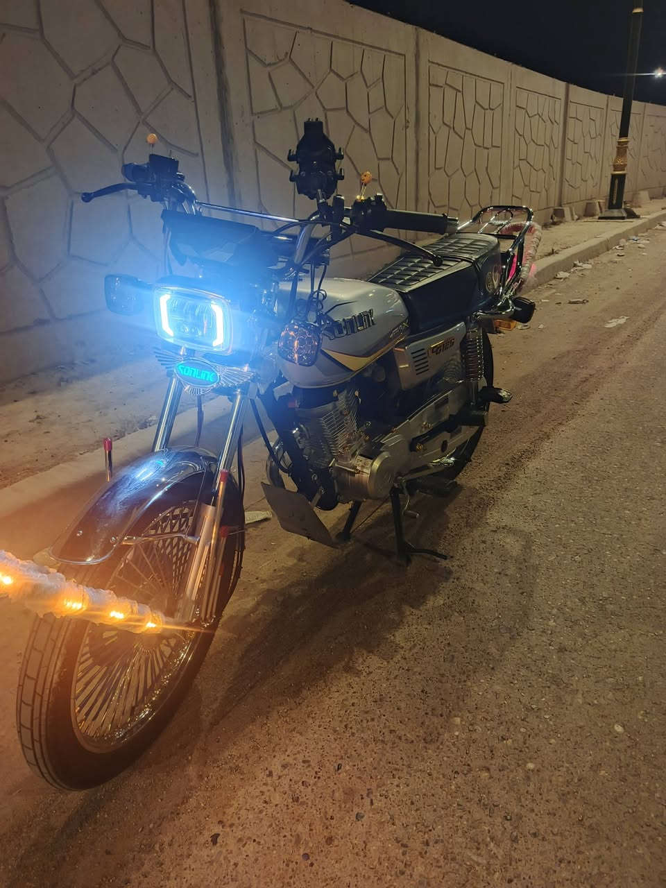 السلام عليكم من رخصه الادمن تايكر موديل خمسة وعشرين الدراجه جديدة بشهر الثالث الدراجه نضيفه كفاله عامه لتكلي شبيهه السعر ٨٠٠وبيهه مجال قليل حك الجيه مكاني جزيرة بغداد السياحية ***********
