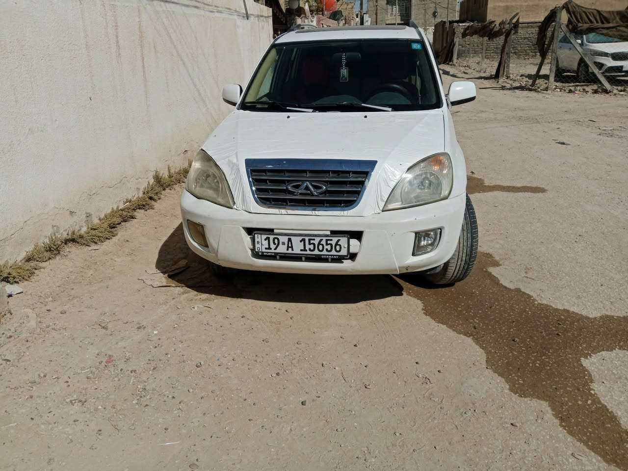 السلام عليكم للبيع تيكو موديل 2012 سيارة جاهزه كير مكينة حداديه تبريد كله جاهزة مكفوله من الضربه بيه صبغ مكانات بسيطة سنويه جديدة اوهزه جديده سياره جديده كير ميكانيك السعر 46 مكانه حله الاتصال ***********
