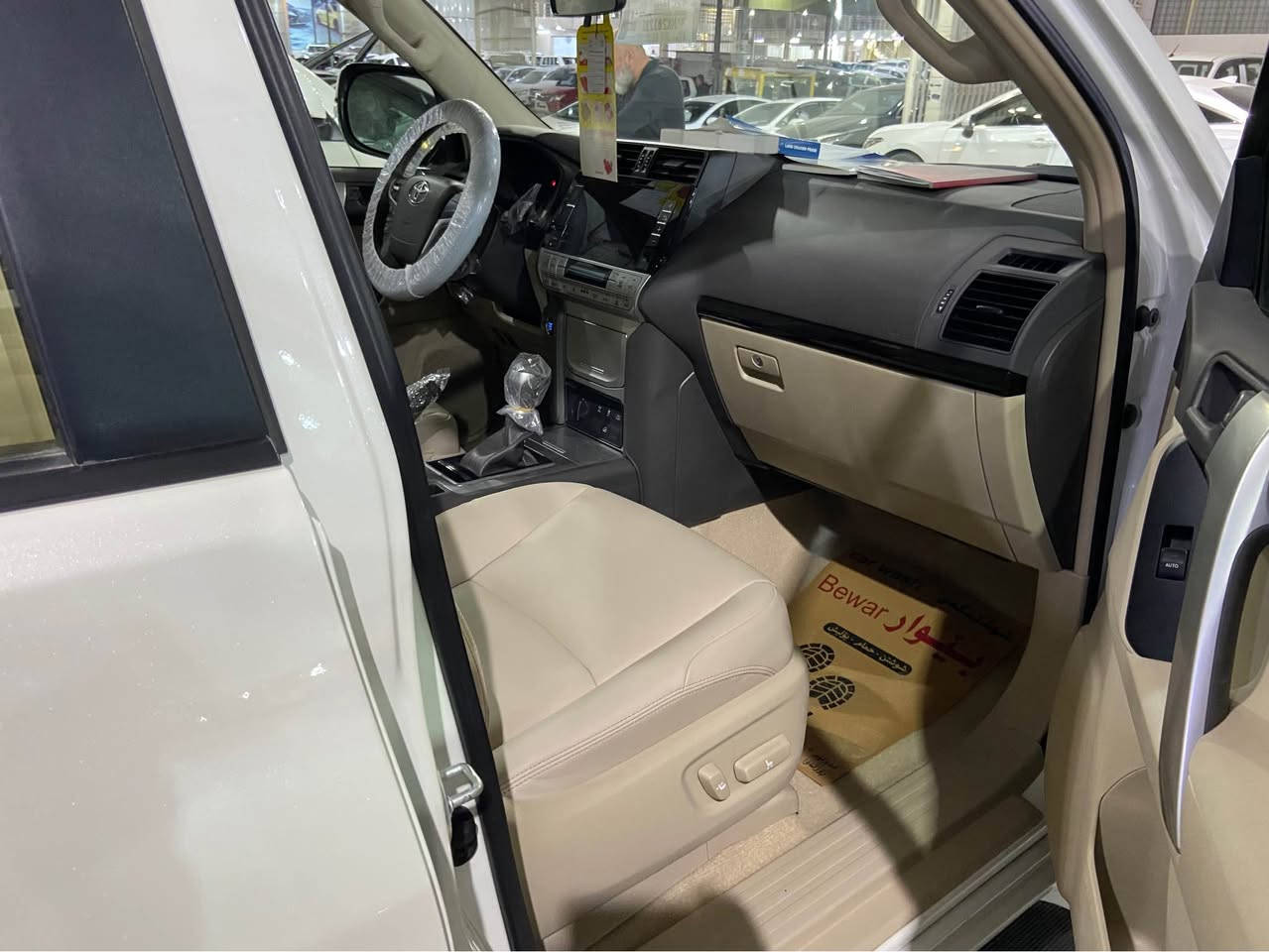 سيارة زيروً ما ماشي جديدة اربيل شارع ١٠٠ معرض رويال *********** أربيل, العراق
