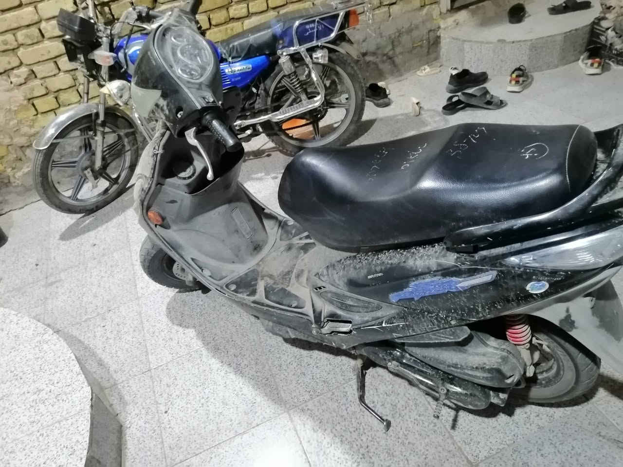 دراجه جيفور مكفوله توه طالعه من حاويه سعر ٥٥٠وبيه مجال قليل كلش جانت متروكه  رقم تواصل ***********
