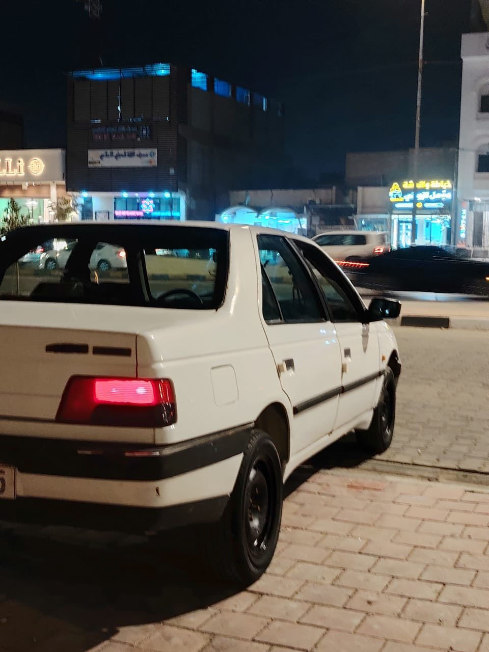 تحية طيبة للجميع 🌹 

للبيع سيارة نوع بيجو 405 السيارة مديل 2012 رقم نجف بااسمي شخصيه هزة وسنوية ورقم جديد السياره جاهزة من كلشي كير مكينة حدادية تبريد تخم تاير كهربائيات كله  شغالة السياره  بيه صبغ جاملغ وبنيد فقط بدون دواخل شرط مكان السيارة نجف للاستفسار التصال ع الرقم *********** 
السعر 42 ورقة وبيه مجال بسيط
