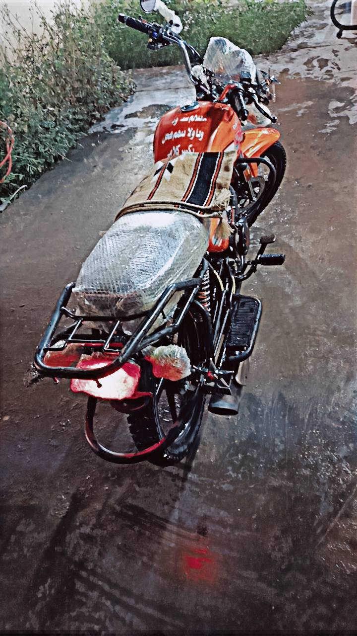 سلام عليكم
دراجه دايون للبيع 
موديل ٢٠٢٢  طالعه بل٢٠٢٤ شهر ثاني وكيلها ابن هوشه
دراجه مكينه مكفوله كفاله عامه 
دراجه مامشتغله دلفري أبد الله يشهد
دراجه من شغل للبيت 
وهسه الله رزقني شتريت سياره وأريد ابيعها 
تخم تاير جديد سيم كلج سيم سكليتر كله جديد 
كهربايات شغاله ومرتبه 
وسعرها مناسب 
دراجه لا مكلوبه ولا شي
سعرها مليون و٨٠٠ وبيها مجال حك جيه 
تجي وتشلع عيوني 
رقم تلفون
 ***********
***********
متواجد واتساب
