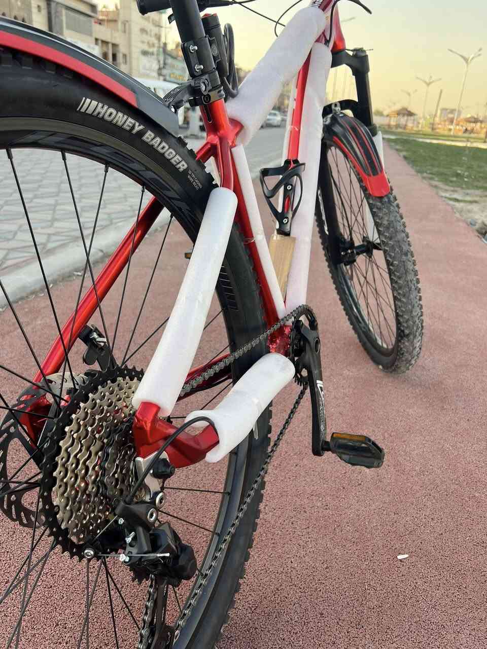 جبلي ماركة ايتوك كولومبي حي wrat
29 المواصفات فول
البريكات دسك هيدروليك
المعدن المنيوم بالكامل صب
بايدر براكيت
دبلات هيدروليك تحكم ب ستيرن عدد السرعات 10x1
سستم شيمانو ديور
مكاني البصره حيانيه 
سعر ٣٥٠ قفل ما صايرلي ما صاير ثلاث ايام من خذيته


**إذا كنت صاحب هذا الإعلان وتريد حذفه لأي سبب، رجاءا أرسل رسالة إلى الدعم الفني**