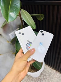 يالله. ايفون. 13عادي. بلادي وضع الشركه وتر بروف. كامل ملحقاته.  بعده ب...