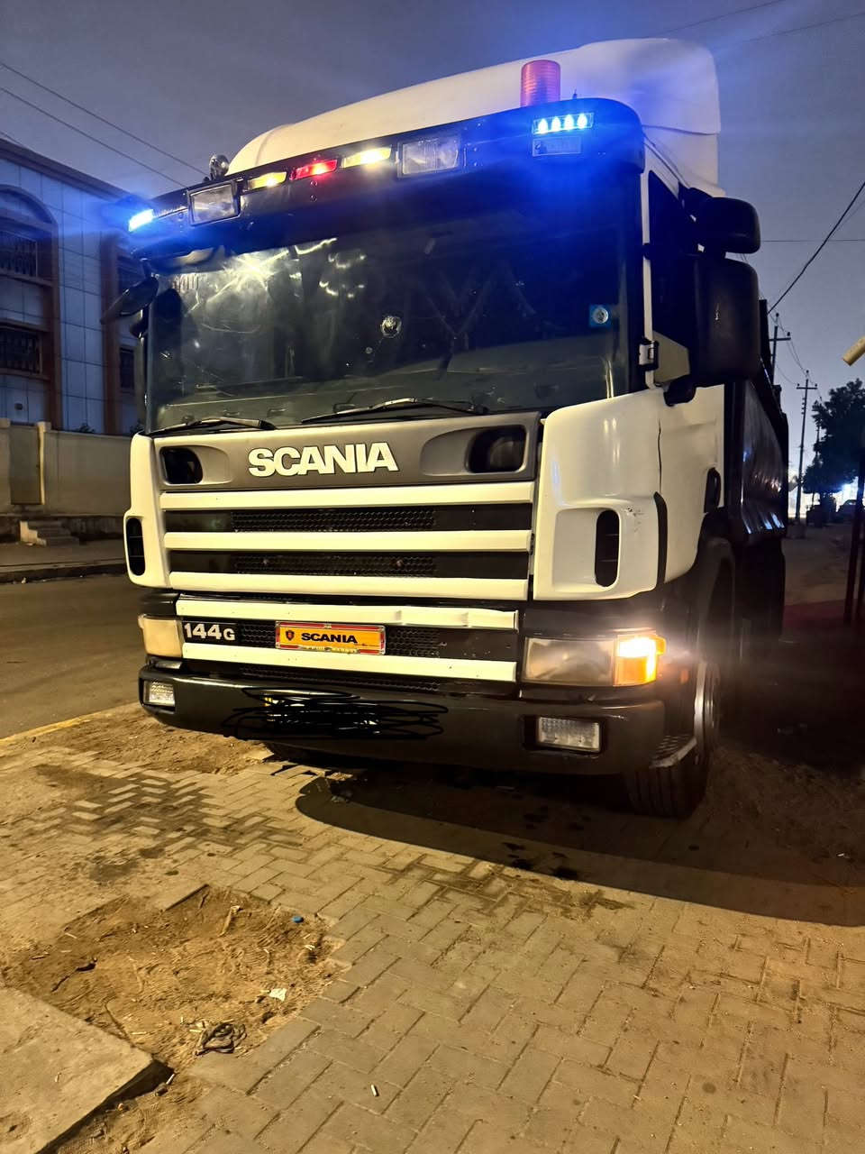 السلام عليكم سكانيه عكرب الفينيه مجموعه جبليه سياره جديده سياره بدون رقم مكان سياره بصره ***********
