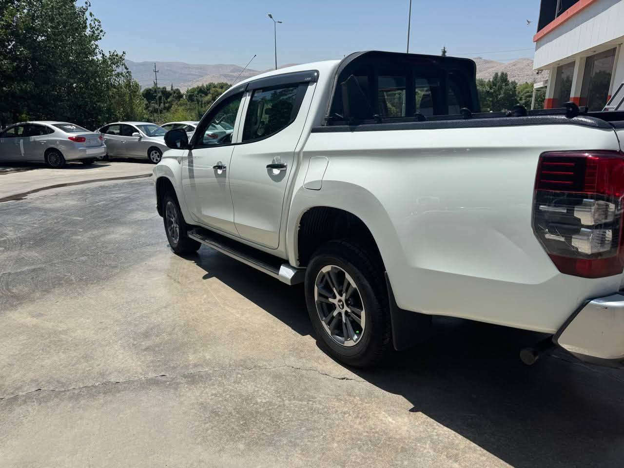 بەناوی خوای گەورە 

مستەر بوشی قەزافی 

مۆدێل 2020

مەکینە ئەکسل تەقەو ڕەقە بەشەرت ١٦٥ هەزار ڕۆیشتیە ماڵی دۆست

دەعامی لۆ دەعامی بەشەرت 

سەنەوەی تا 2030 نوێیە 

بۆ نرخەکەی پەیوەندی بکە 
ژمارەی خاوەنی ***********

عربی

بسم الله الرحمن الرحيم
ميتسوبيشي باجيرو (بوشي)
الموديل: 2020
المحرك والـكير والـدبل: بشرط الفحص (تَقَه و رَقَه)، ماشي 165 ألف كيلومتر (سيارة نظيفة جداً واستخدام شخصي).
البودي: مكفول من الدعامية للدعامية (بشرط الفحص، بدون صبغ أو تعديل).
السنوية: مجددة ولغاية 2030.
للاستفسار عن السعر، يرجى الاتصال على رقم المالك: ***********
