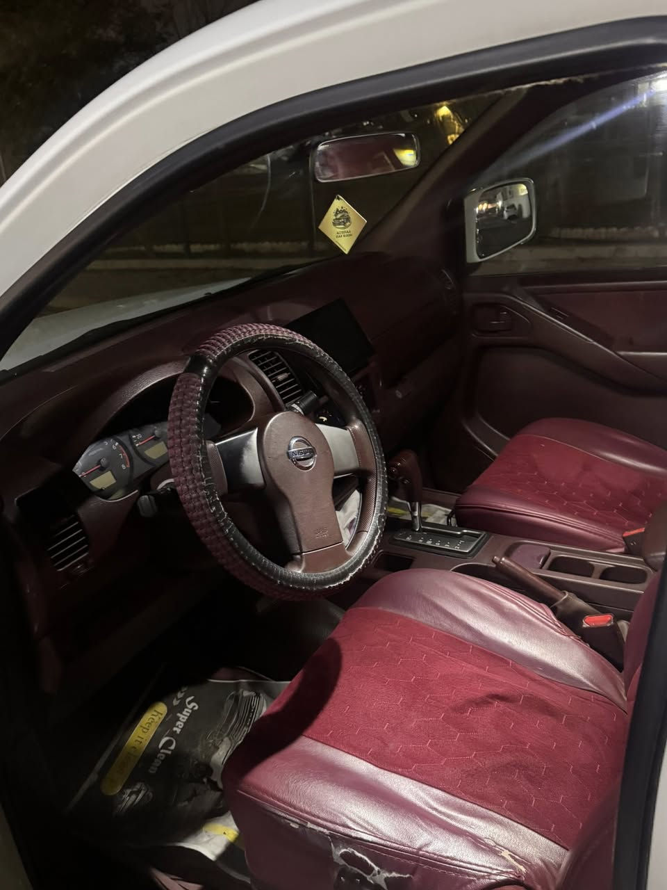 السلام عليكم 
نڤاره موديل 2013
سنوديه جديده 2030
بدون دواخل 
باب السايق ربع صبغ 
كير اوتماتيك 
محرك مفتوح 
رقم السياره اسليمانيه 
السعر /115 وبي مجال قليل 
***********
