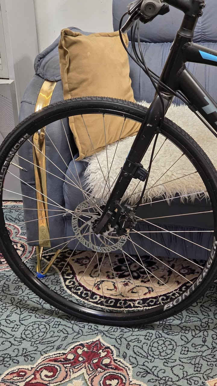 السلام عليكم
للبيع TREK FX2 Disc 2019 
اللون اسود مطفي
سستم شيمانو اسيرا خلفي وتورني امامي 8×3
بريكات تيكترو هايدروليك 
الدراجة قياس M
توجد خاصية اضافة البلوتوث في الماشة الخلفية
وباقي التفاصيل والصور موجودة
مكاني بغداد مجمع بسماية
للاستفسار خاص او على الرقم
*********** واتساب
