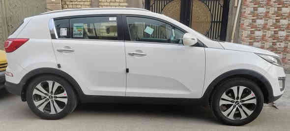 كيا سبورتج خليجي موديل 2014 فول مواصفات ١/١ 
السياره مكفوله من الصبغ والضربه والتبديل حتى الدعاميات بدون صبغ 

محرك دوش 2400 ما مفتوح كير ما مفتوح  تبريد ثلج تخم تاير جديد 
 كله السيارة ع وضع الشركه برغي ممفتوح. بيه

مواصفاتها. 

 بصمة 
بنوراما 
محرك 2400 دوش 
كشنات جلد 
كشن كهرباء 
 فول تحكم ستيرن جهتين 
 بردة صندوق خلفية 
كامره 
داخل رصاصي
حساس خلفي
 ويل 18
لايت لد 
بكلايت لد 
5 ويل كب 
مري شفط
  اشاير بالمري   
مخارج واكس يواس بي نضام ايكو 
نظام اي بي اس

رقم السياره بغداد مشروع وطني مكان السياره بغداد
للتواصل***********
