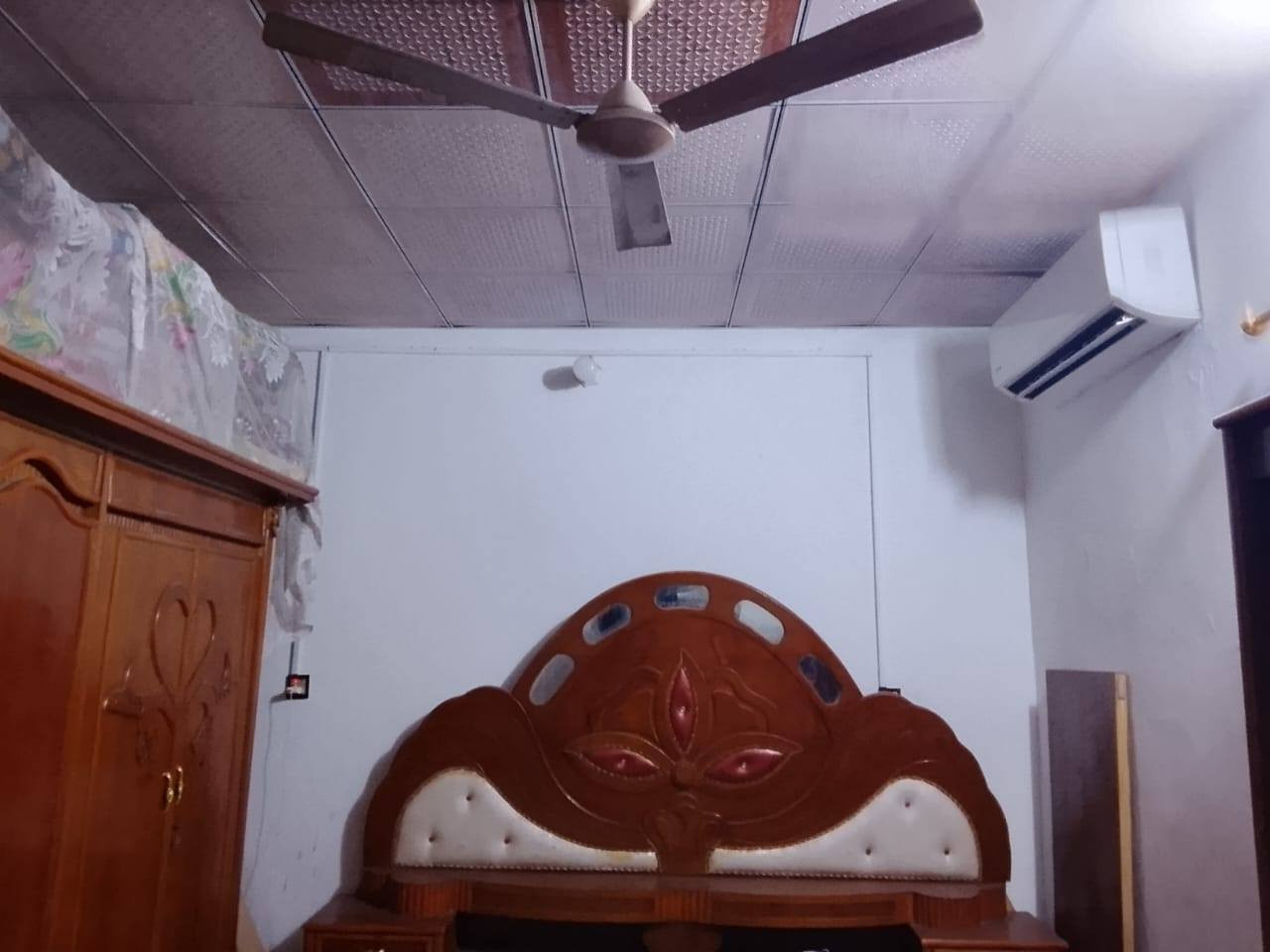 ياالله 
سلام عليكم 
الدار الببع طابو صرف مساحه 
((200)) متر طابقين جاهز السكن
الماجديه سيد جميل خلف شارع 20
طابق اول غرفتين نوم وصاله ومطبخ 
واستقبال وحمام داخلي وصحيات خارجيه 
طابق ثاني غرفتين نوم وصاله واستقبال ومطبخ وحمام داخلي وصحيات خارجيه 
البيت مسحوب علي مبادره يعني تدفع مقدمه  انته سدد 
شهريه البيت مطلوب 60 مبادره 
استفسار اتصل بل ارقام تاليه 
((***********))((***********))
اخوكم أبو عراق....
