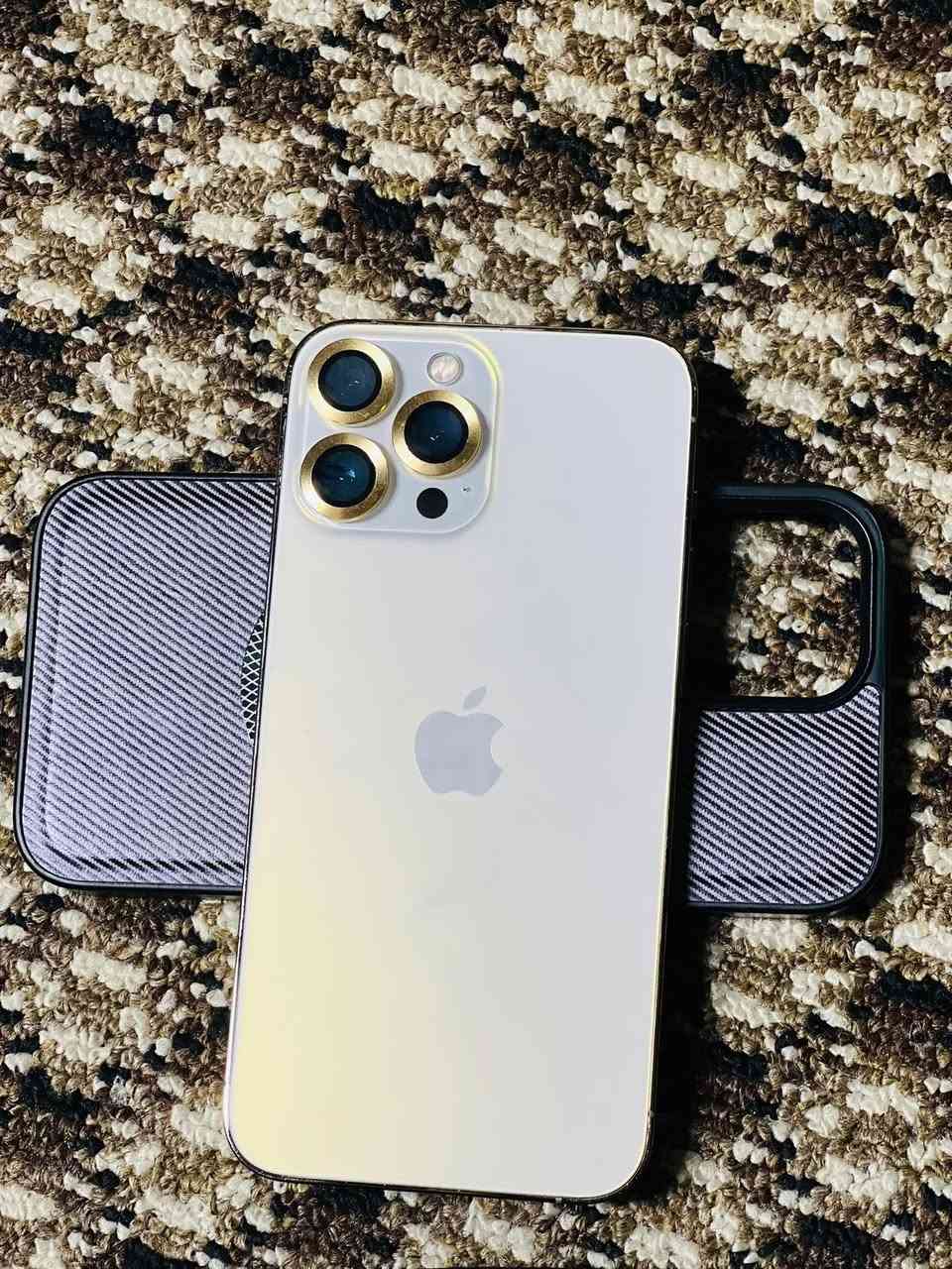 السلام عليكم 
ايفون ١٣ برو ماكس 
البيع ومراوس همين يرهم 
ذكرته ٢٥٦ بطاريه ١٠٠
الجهاز شخط مابي 
نضيف لاخر حبايه 
فقط الكلاص ماله مكسور ويتبدل 
سعره خاص رقمي *********** فقط وتساب وماسنجر
