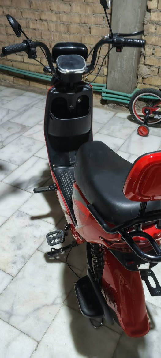 دراجة حجم 14 للبيع 
3 سرع 
سرعتها 50
اطيني سعرك عجبني ابيع .


**إذا كنت صاحب هذا الإعلان وتريد حذفه لأي سبب، رجاءا أرسل رسالة إلى الدعم الفني**