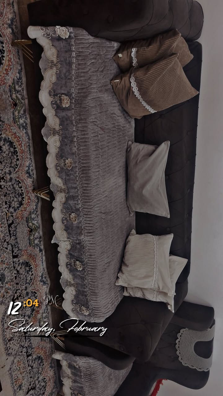 تخم قنفات لون رصاصي خامة راقية كما موضح بالصور ويا طبلة وميز وسطي هدية
السعر ٤٠٠
مكاني البياع


**إذا كنت صاحب هذا الإعلان وتريد حذفه لأي سبب، رجاءا أرسل رسالة إلى الدعم الفني**