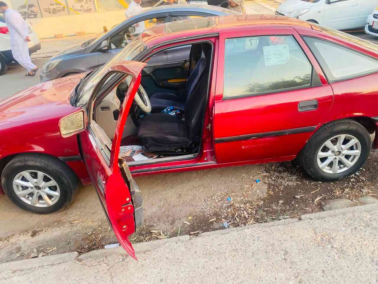 أوبل فكرتى سنويه جديد مطوز فقط حجم 20 شرط كير مكينه السعر 35
***********
