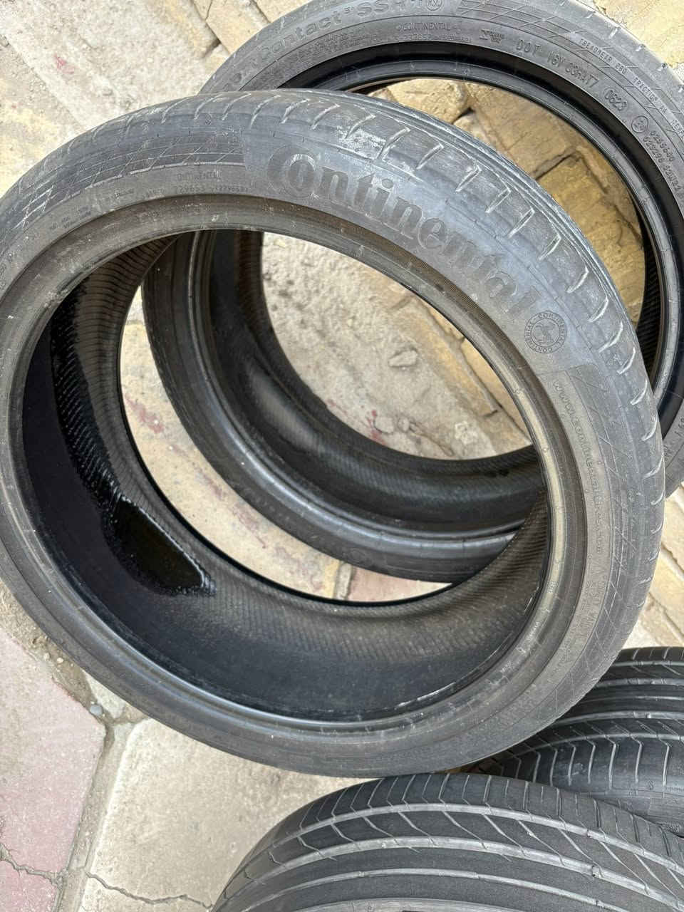 للبيع تخم تايرات ماركة كونتيننتال رن فلات اصلي نظافه ١٠٠٪؜
قياس 255/35/19 يرهم مرسيدس E و C 
السعر 900$


**إذا كنت صاحب هذا الإعلان وتريد حذفه لأي سبب، رجاءا أرسل رسالة إلى الدعم الفني**