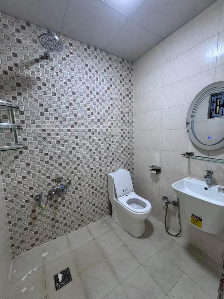 العنوان📍- المنصور قرب فلكه البيجيه
التفاصيل ط ارضي باب معزول

(صاله كبيره - مطبخ - صحيات - غرف نوم عدد 3)

كل هذا بسعر 900 الف وقابل للتفاوض عوائل

للاستفسار اكثر الاتصال 

يوجد تصوير الشارع مع تصوير كامل للشقه

***********
