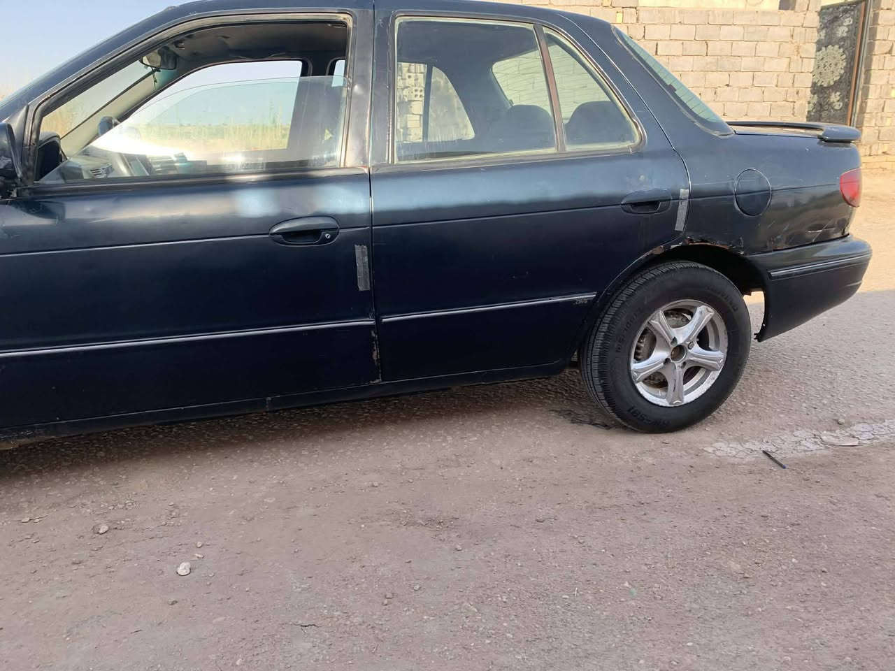 للبيع كيا سيفيه موديل 93 سنويه 27 بسمي السعر 24 ورقه وبيه مجال قليل الستفسار اتصل ***********
