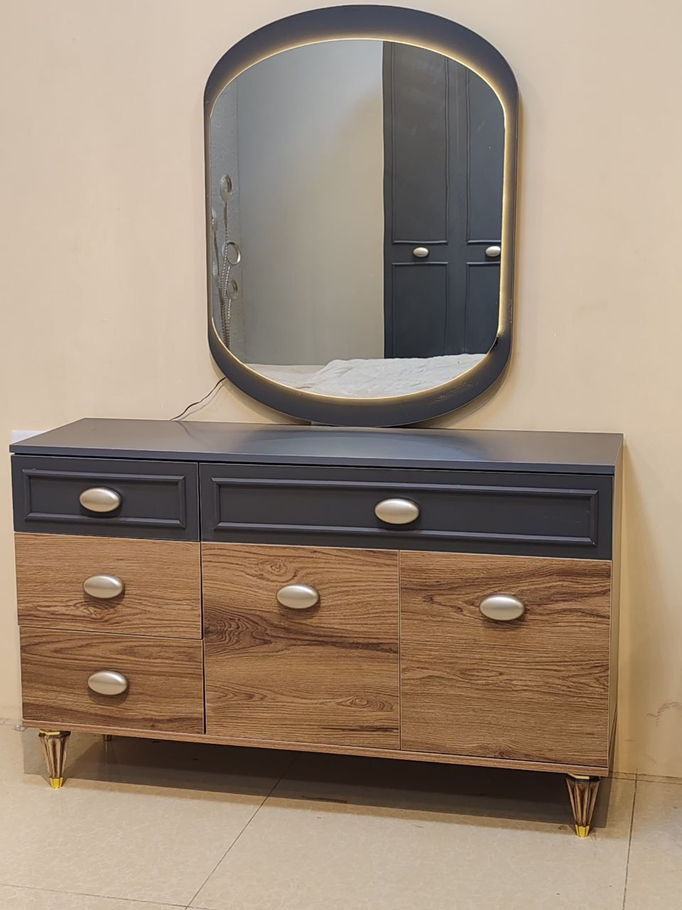 وصول غرفة نوم بسمان ابواب 10 قطع معمل اصلي درجة اولى📢

نفس الصورة بالضبط💯
برغي وجوي حديد
سرير جك خزان 
ابواب الجوانب المنيوم جام شفاف
نقوش بروفيل درجة اولى 
انارة لد بالكنتور 💡
انارة بالكومديات💡
انارة بالميز تواليت 💡
تقاطيع مميزة ✅
نرمايد هيدروليك ✅
سكك ثلاث مراحل  ✅
نقوش درجة اولى ✅
متوفرة بلون كريمي ورصاصي ✅
قياس الكنتور مع الملحق 335سم✅
سرير 180 *200 ✅


**إذا كنت صاحب هذا الإعلان وتريد حذفه لأي سبب، رجاءا أرسل رسالة إلى الدعم الفني**