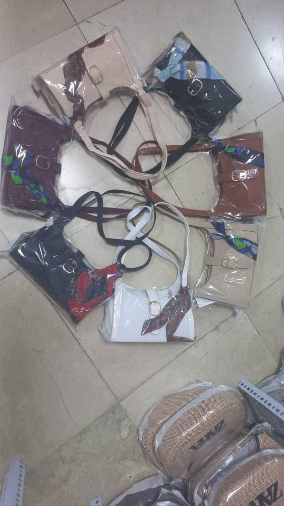 وصلت تشكيلتنا الجديدة من الجنط ✨
ستايل راقي وجودة حلوة تناسب كل يوم 💼

💰 الأسعار:
▫️ يبدأ من 36 ألف إلى 60 ألف
▫️ مفرد فقط 5 آلاف

📦 توصيل متوفر لكل المحافظات

📲 للحجز والاستفسار:
📞 ***********
🔗 https://t.me/bagswoman7
