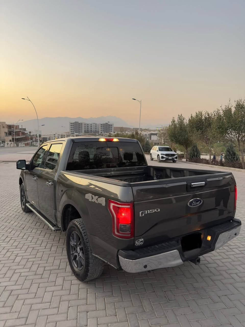 Ford f150 2016 
فۆرد f150 مواسەفات xlt -دەبڵ ئەکسلە بێ ڕەقەم دوبەی 
٢ پارچەو نیو بۆیاخە ٢٢٥ هەزار کم ڕۆیشتووە 
مەکینەی 3.5 تۆڕبۆیە -  گێڕ و مەکینەو تۆڕبۆی بەشەرت 
نرخ: ١٣٥$ معامەلە 
سلێمانی ناوشار 
ژمارەی خاوەنەکەی *********** 
ڕەقەم شانسی 
  1FTEW1EG1GKD53216 السليمانية, العراق
