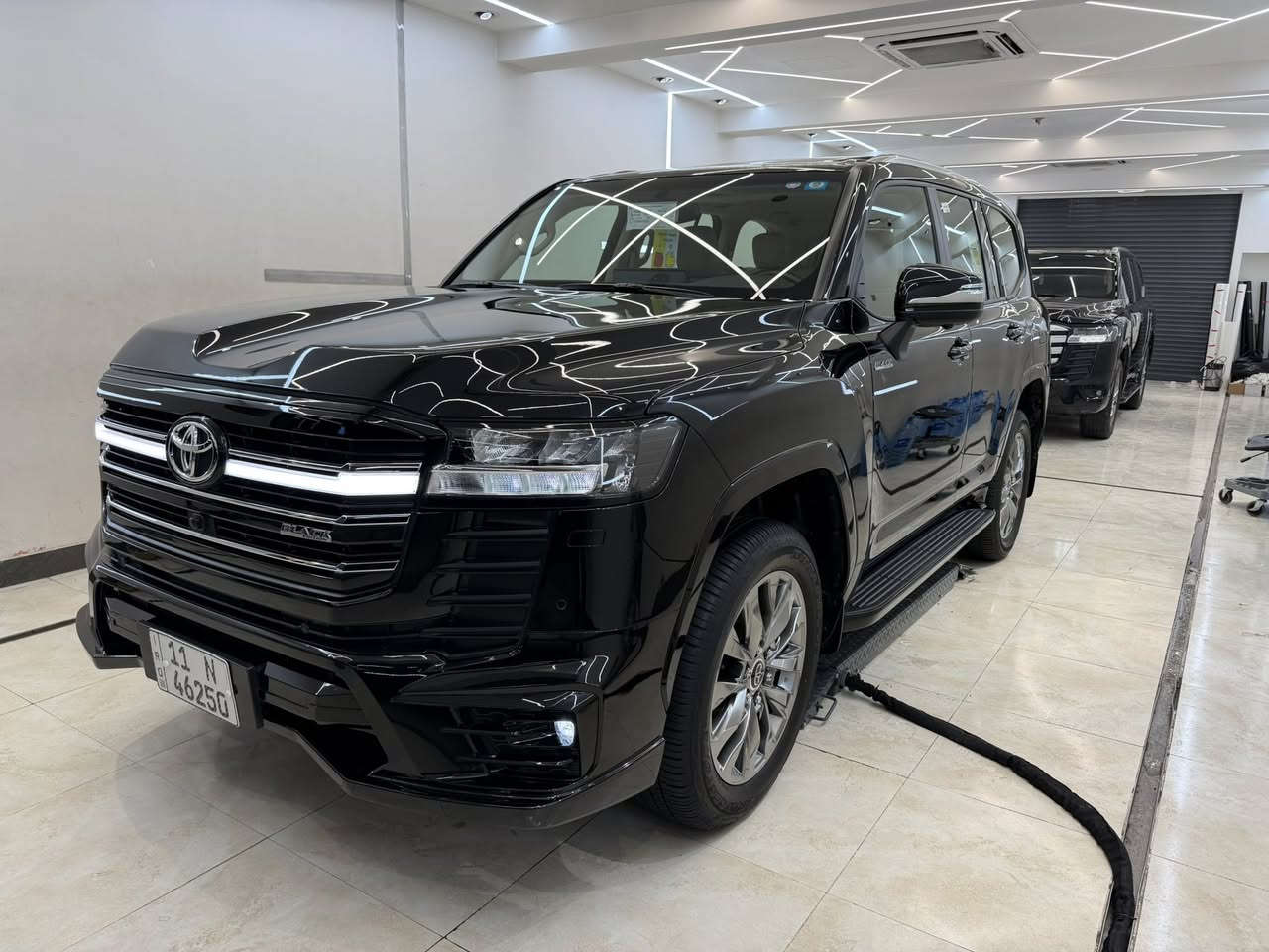 للبيع: لاند كروزر 2024 بلاك اديشن لمتدد إبريم
• المسافة المقطوعة: 10,000 كيلومتر فقط
مكفوله كفاله عامه 
خمس كامرات رادار امامي
 • الحماية: مغلفة بـ PPF لحماية الطلاء
 • الضمان: ضمان 10 سنوات
 • الكفالة: مضمونة بكفالة عامة
 • الحالة: شبه زيرو
 • الموقع: بغداد، نفق الشرطة، معرض الإصدار الأول

للتواصل والاستفسار: ***********

⸻
