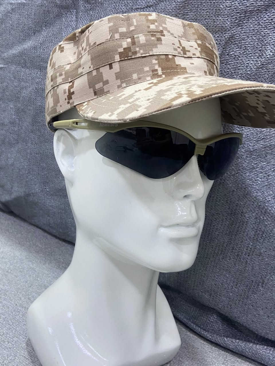 هذن المناظر متوفرات باللون الخاكي واللون الأسود. النظارات السودة ميزتها بولارايزد (Polarized)، والخاكي عاديات. المتوفر منهم كلش قليل، بس 4 قطع سودة و4 قطع خاكي.
 سعر القطعة: 5 آلاف
 سعر القطعتين: 8 آلاف
يوجد توصيل لكل المحافظات.
كلش أشكر الأدمن


**إذا كنت صاحب هذا الإعلان وتريد حذفه لأي سبب، رجاءا أرسل رسالة إلى الدعم الفني**
