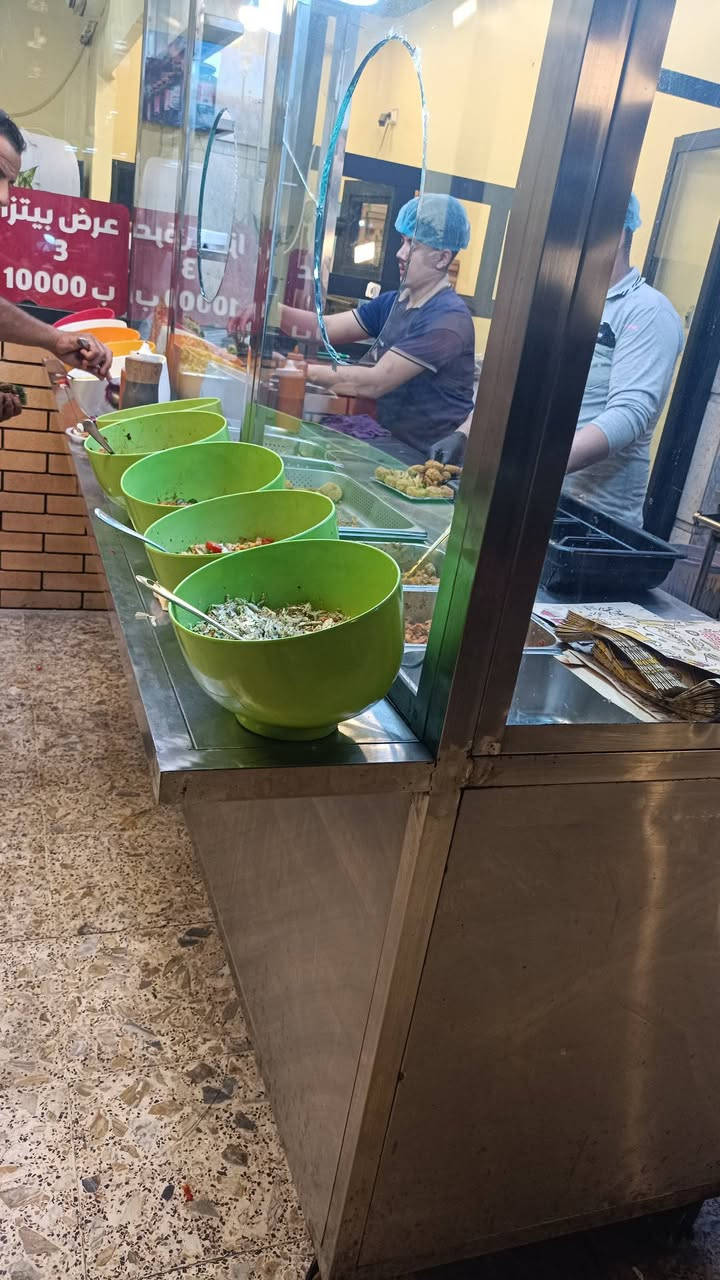 غراض مطعم للبيع بعد اكو ميوزه ستل ستيل وميوزه حديد *********** اتصل
