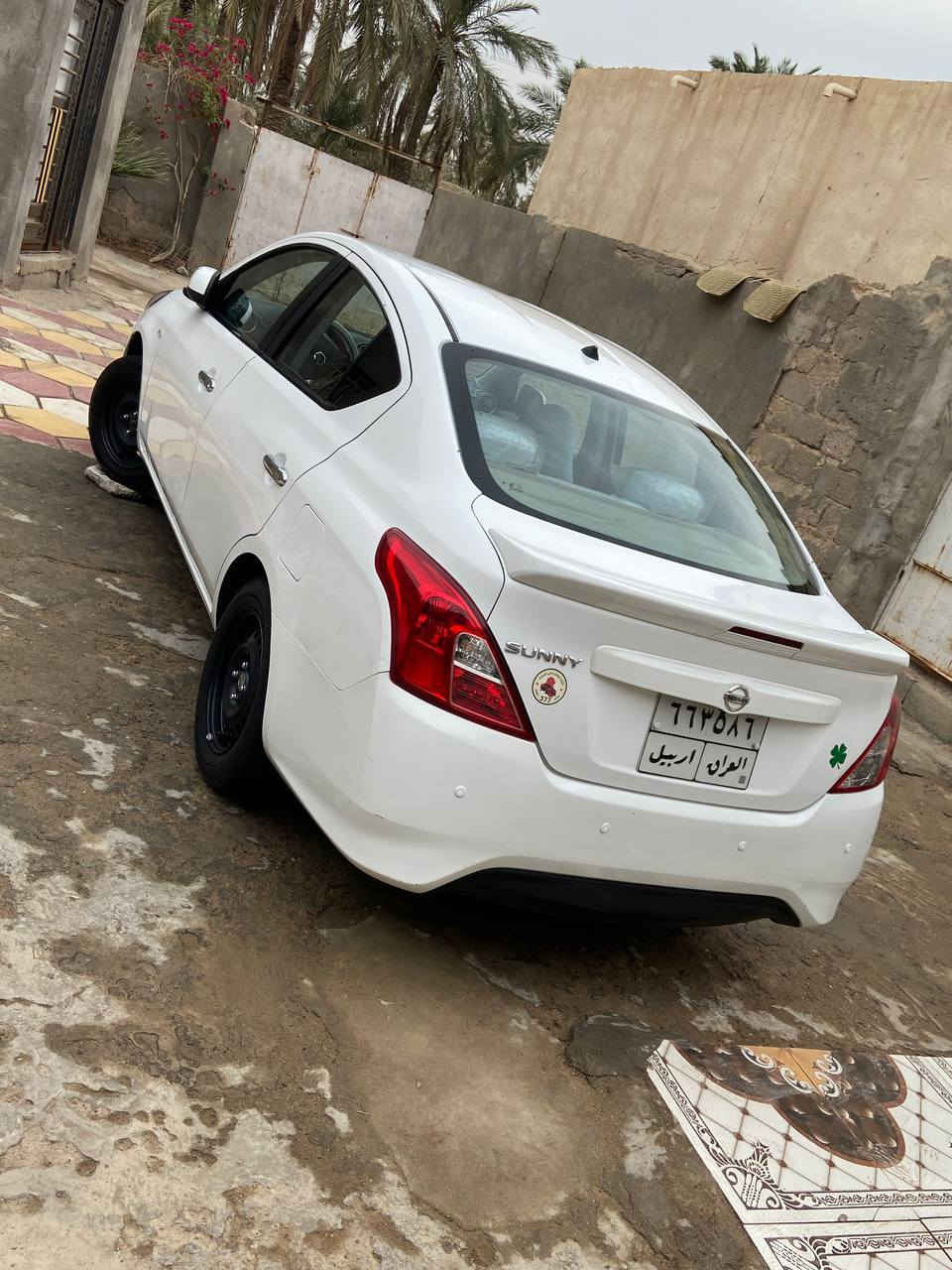 السلام عليكم
نيسان سني هندي موديل 2021 
رقم اربيل ب اسم شركه 
سنويته بعدهي ما منتهيه 
جاملغ امامي تبديل بدون ضربه ولبلاد موجود 
وقطع بارد بل بيبان باقيات كفاله من ضربه والصبغ والحالوب 
مكينه وكير كفاله باقي موصفات السني معروفه  
مكاني بصره هارثه *********** 
للبيع فقط 
السعر 100 بيه مجال
