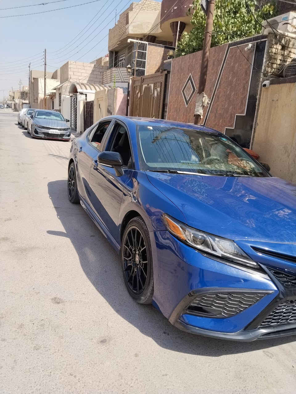 السلام عليكم كامري 2023 رقم بغداد باسمي ماشيه 39 سياره جديده حادثها دعاميه اماميه فقط للبيع 215 وبيها مجال ***********
