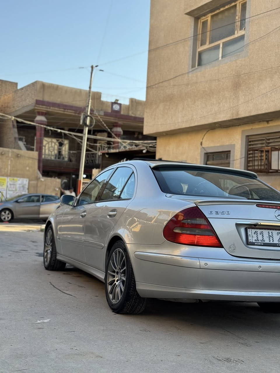 مارسيدس 211 /E350 المرغوب مديل 2005 خليجي مكفولة كفالة عامة من الصبغ والتبديل سونار موجود السياره فول مواصفات 1/1 كشنات جلد تدفئة وتبريد فتحة شاشة كامره خلفية تحديد مسار انضمة قياده  تحكم ستيرن مانع انزلاق بعد بيها هواي مواصفات منضومة زنون ابلادي السياره جديده بمعنا الكلمة رقم بغداد باسمي تحويل مباشر هزه جديده تخم حدادية تخم تايرات جدد السياره احلى من الصور السعر 128 بيها مجال بسيط مكان السياره بابل مركز المدينة 
***********
