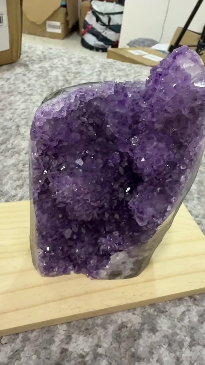 حجر جمشت الوزن 2400 ابيش يفيدك انطيني سعر وبالعافيه ***********
