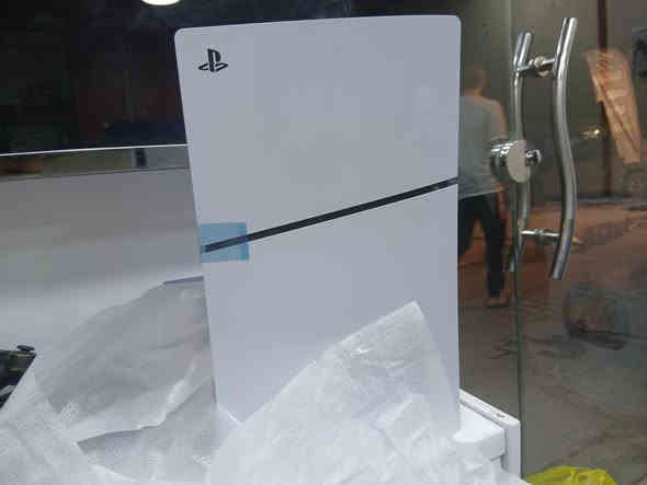 بلي فايف سلم مهكر كامل ملحقات الجهاز يجي ويا جوستك أصلية الجهاز مهكر الجهاز جديد ما مسعمل بس مفتوح من الكارتونة على كد التهكير
العنوان الحرية الاولى شارع الجنابيز *********** 
مركز فاير فلاي 
السعر 790
