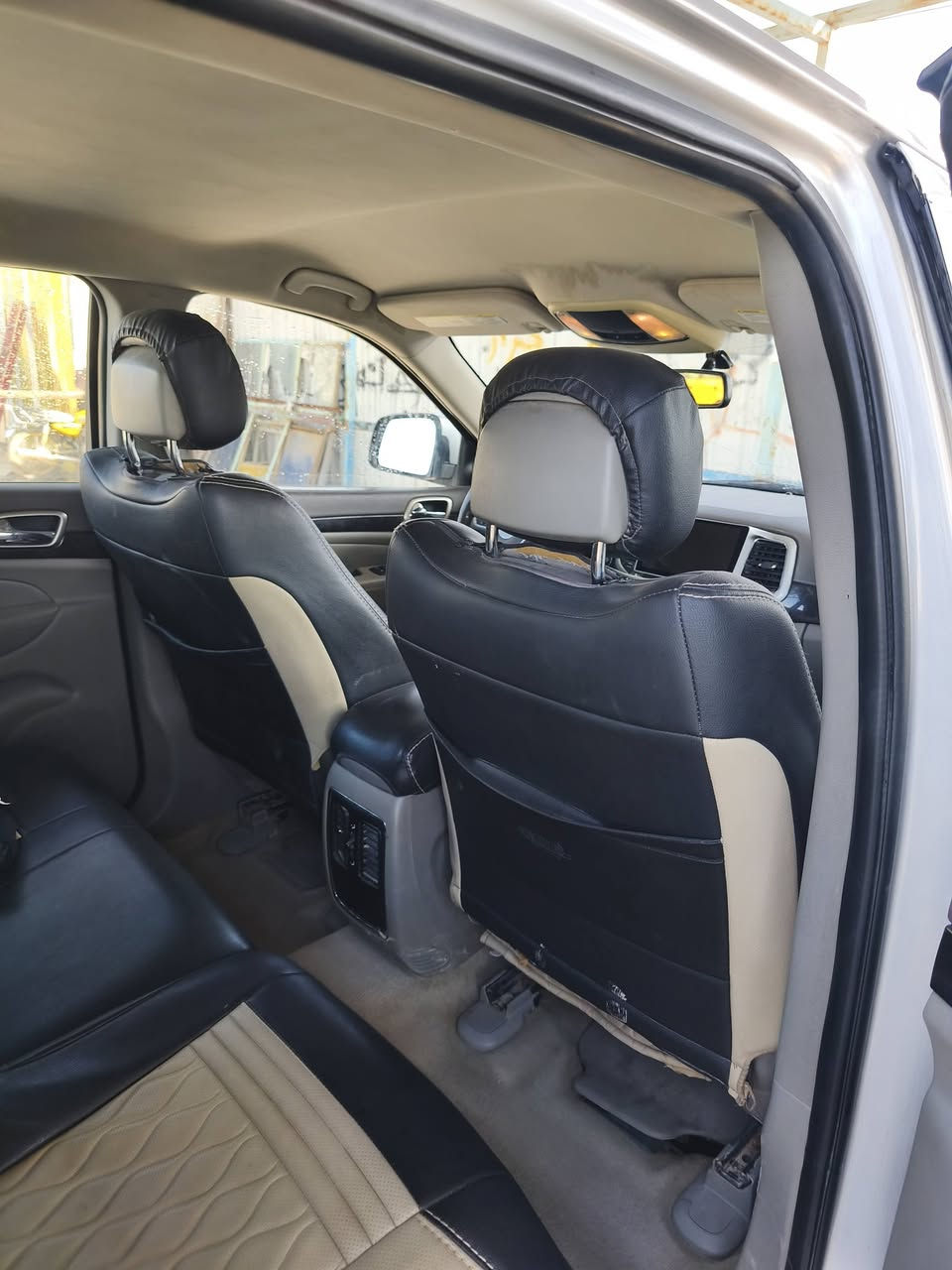 السلام عليكم ، للبيع
جيب / 2012 / لاريدو 
وآرد أمريكي ، كلين
مثل ما وضح بل صور
 ( دواخل كفاله ) ايرباك مكفول 
السياره رقم نجف
المواصفات الأساسيه
💥محرك 6 سلندر 3600 لمرغوب 
💥كير أوتو ماتيك
💥مرايات عاكس للضوء 
💥تحكم ستيرن 
💥كامره خلفية
💥نضام تقليل صرف الوقود ECO
💥منافذ شحن وأواكس أمامي خلفي 
# كشن السايق كهربائي

وباقي التفاصيل معروفه ...
أخوان السياره كامله وكلش نضيفة 
كشر السيارة نضيف 
كير،محرك،كهربائيات، 
حداده ، تبريد ، 
بألف عافيه ع الياخذها 
سياره صدك مال جـنـاي 
سيارة حلوة كلش ونضيفة
السعر ١٦٠ ورقه 
. . . . . . . . . . . .
***********
