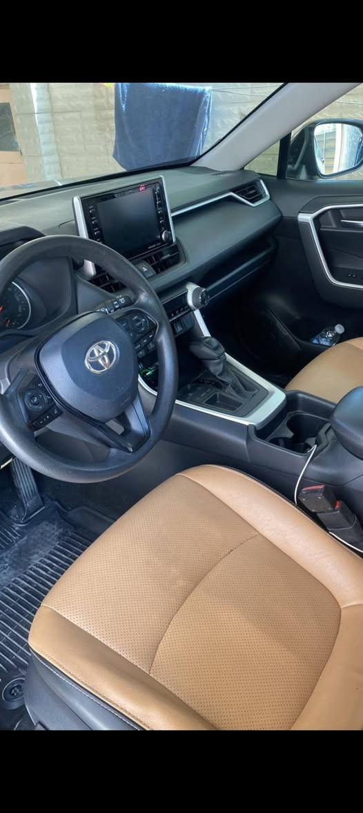 راف 4
للبيع موديل 2019
 مواصفات XLE

حساسات امامي وخلفي
شاشة كبيرة
كامره خلفيه بدقة ووضوح عاليه
نضام التوقف الذاتي
تحديد المسار
مانع انزلاق
السايد بريك بصمة
داخل السيارة جلد
المقاعد كهرباء
الصندوق الخلفي كهربائي
تحكم ستيرن
ماشيه 75 

حادث بنيد وجاملغ
 البنيد مبدل وجاملغ راجع نفسه 
سعر السياره 190 ورقه وبيه مجال
للأتصال ***********
