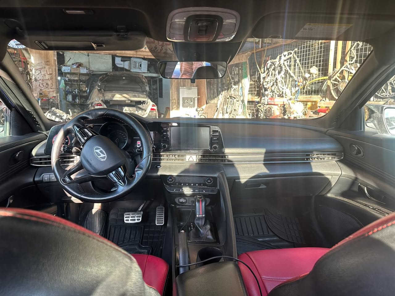 ياالله
السلام عليكم 
((للبيع فقط أعتذر عن المراوس)) 
...هونداي النترا موديل 21 شكل ال 22... 
(رقم اربيل الإنكليزي الجديد باسمي اتريد وكالة أو تحويل اني حاظر وبالخدمة) .
((حادثه موضح بالصور .
مواصفاته...N Line...
بصمة تشغيل وبصمة فتح أبواب وتشغيل عن بعد.
فتحة سقف.
محرك 1600 تيربو Sport.
فول تحكم استيرن.
ثلاث أنظمة قيادة.
رادارت امامي وجانبي وخلفي.
شفتات ناقل الحركة .
شاحن واير لس .
لد نهاري امامي وخلفي.
لد بالدشبول متغير الالوان.
اشاير بالمري ونقطة عمياء.
كشنات جلد تتدفئة استيرن تتدفئة.
وباقي المواصفات معروفة ب N Line. مكان السيارة بغداد حي التراث 
السعر ب 135 بيها مجال 

***********
