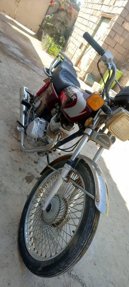 تايكر موديل 2021 اوراق 3 دراجه خير من الله
كله جديد وشغال 
390 وبيهه مجال .. صويره 
***********
