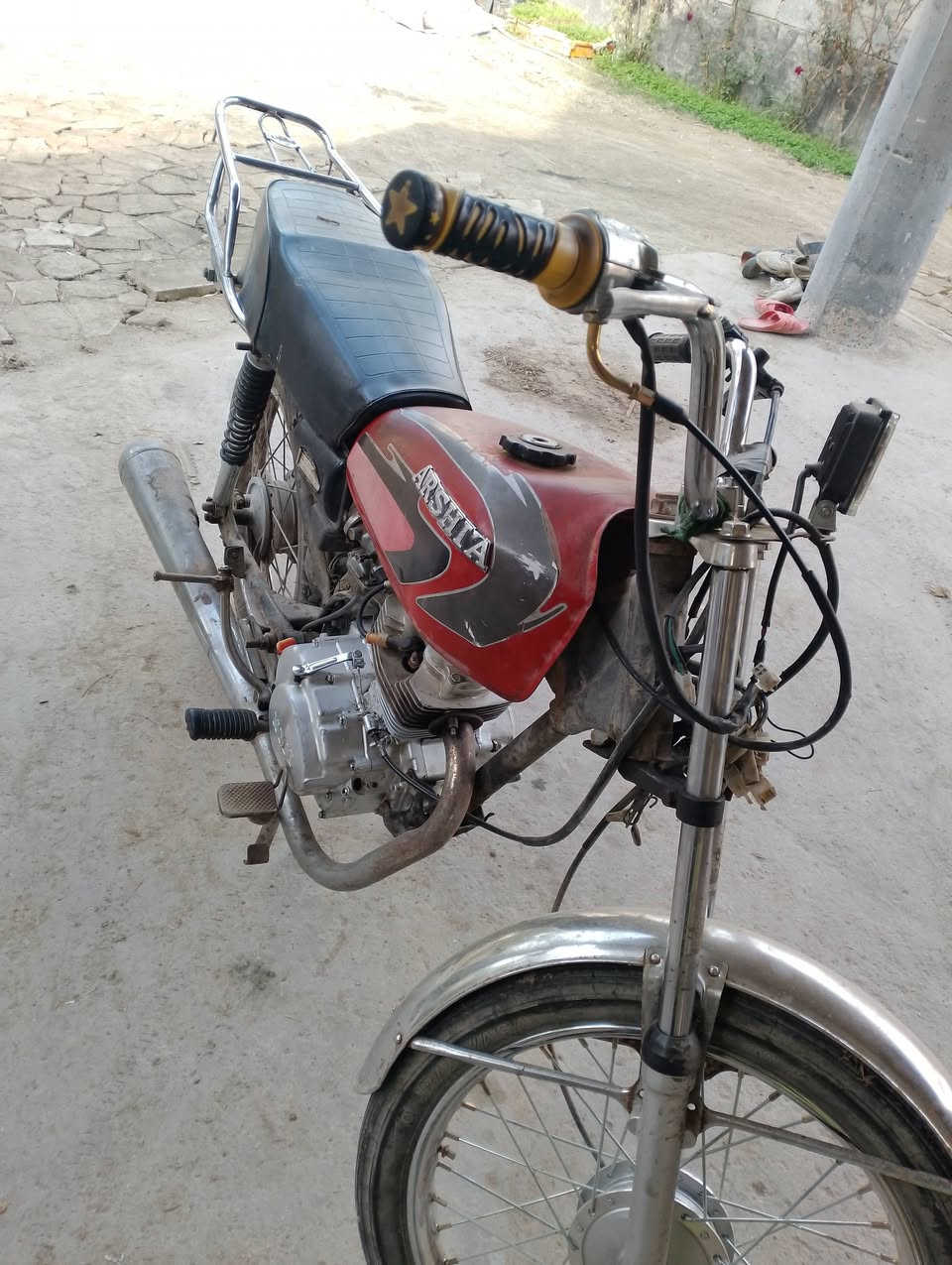 السلام عليكم
دراجه أربعة كير للبيع 
اوراق 
السعر275وبيه مجال 
السدة البركة الثانية 
***********
