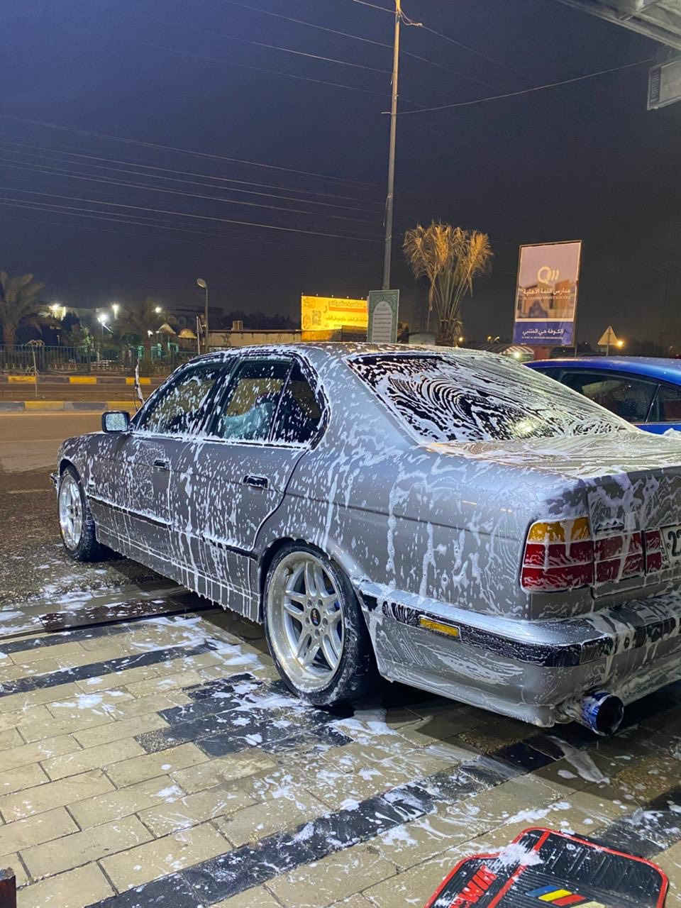 سلام عليكم بي ام مديل 90 حجم 525 محرك مسكر عدله كير عادي  رقم شمالي  سنويه لل30 سياره مكفوله من الضربه مصبوغهه عام للجماليه عليها تعديل بالكامل M ويا تو سايز M عليها كزوز رياضي
مكاني النجف 
للاستفسار ***********
